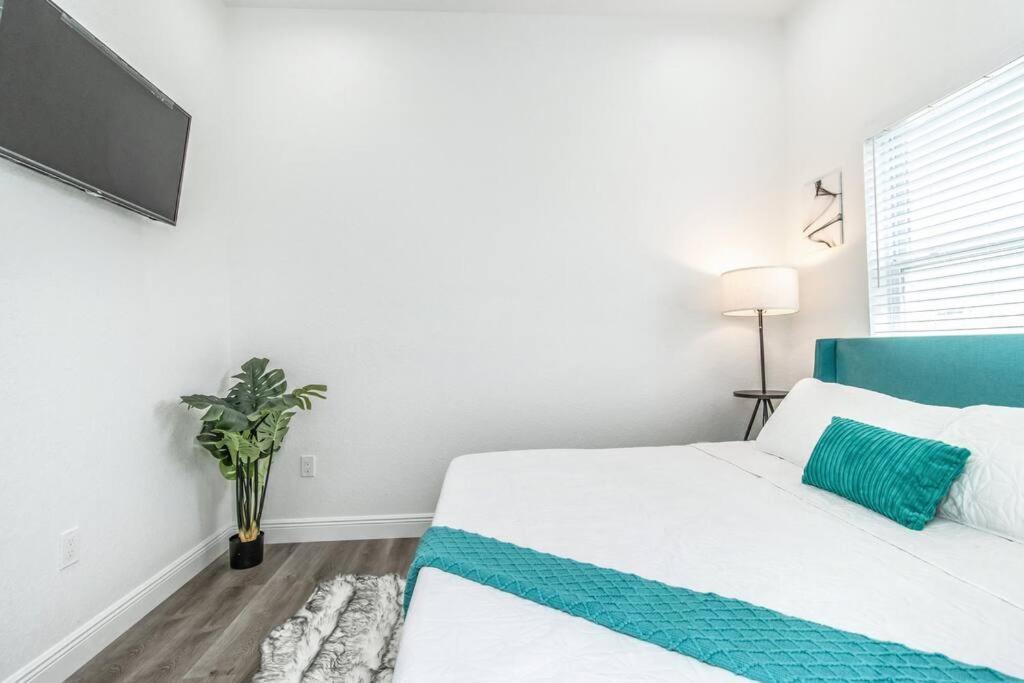 2Br Spacious House In Heart Of West 탬파 외부 사진